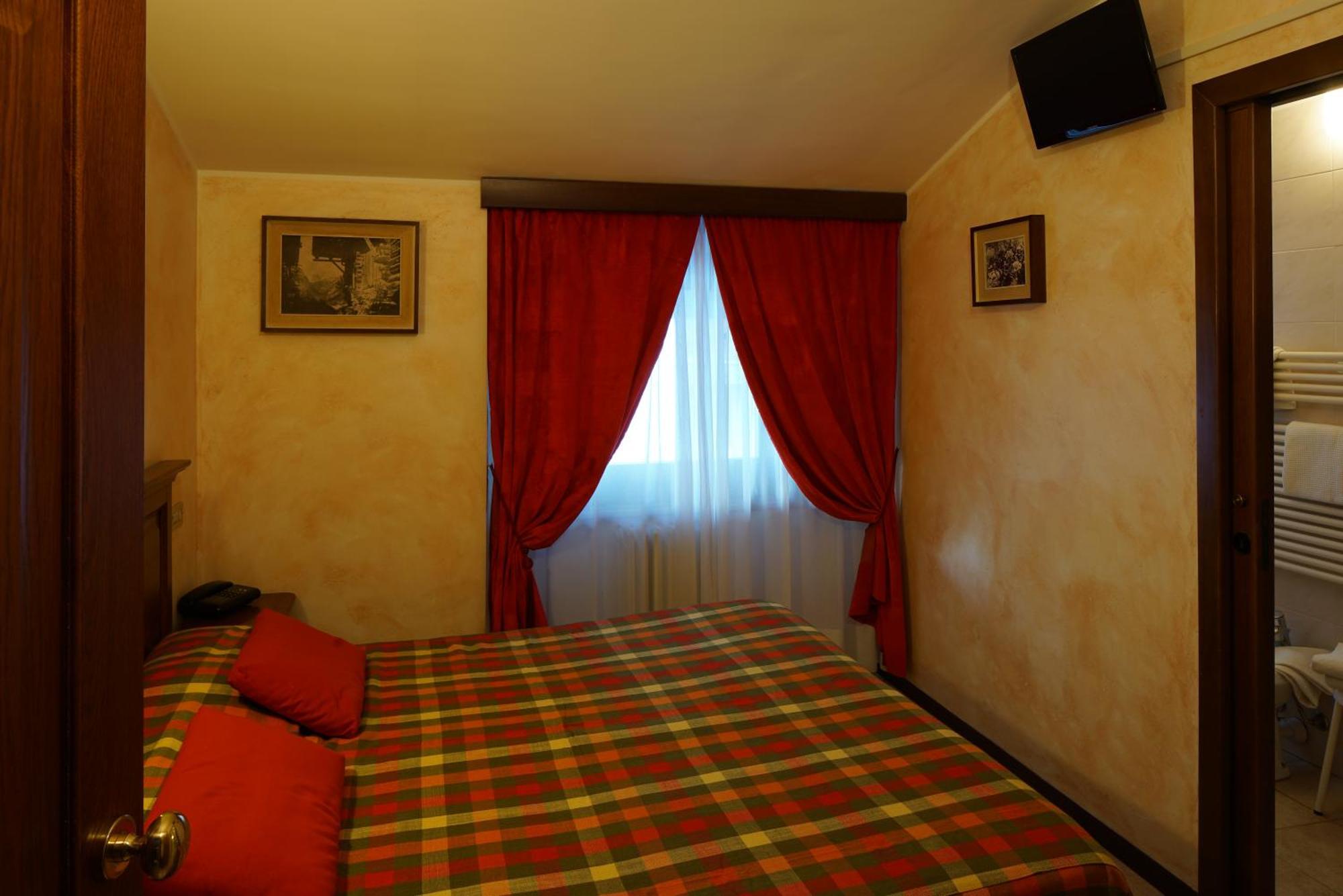 Hotel Al Caminetto Valtournenche Ngoại thất bức ảnh