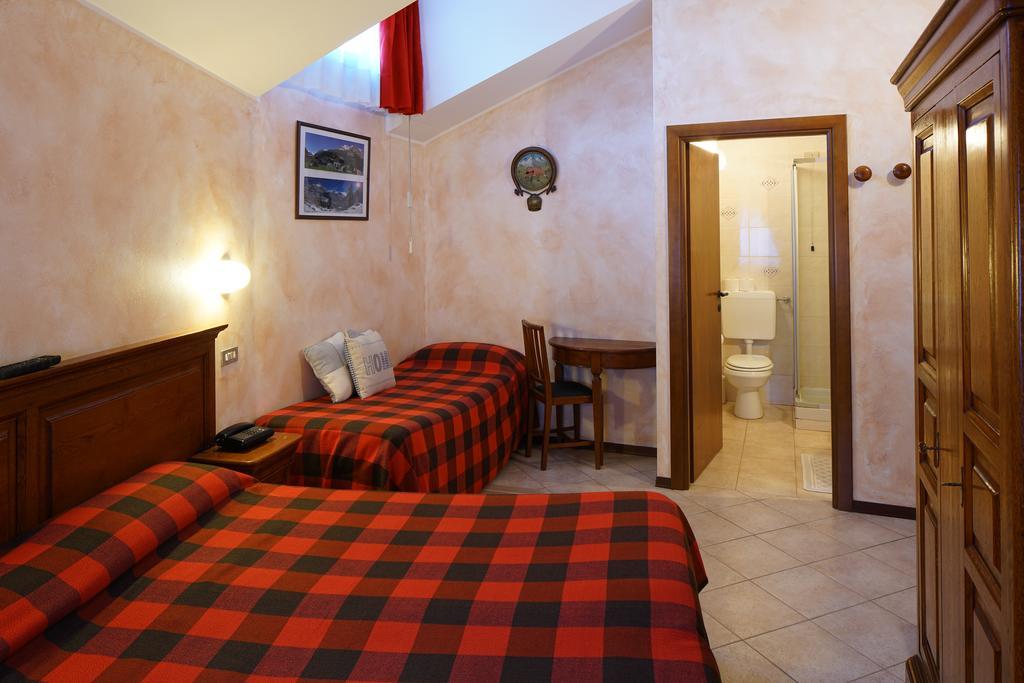 Hotel Al Caminetto Valtournenche Ngoại thất bức ảnh