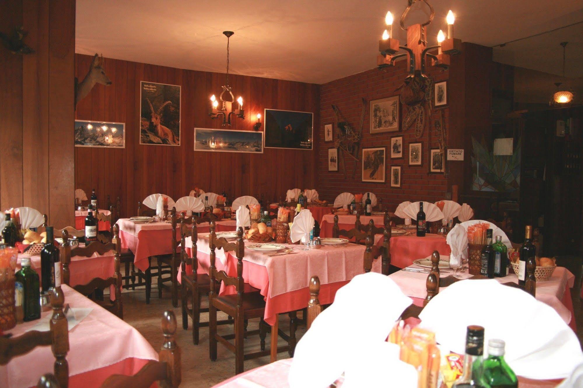 Hotel Al Caminetto Valtournenche Ngoại thất bức ảnh