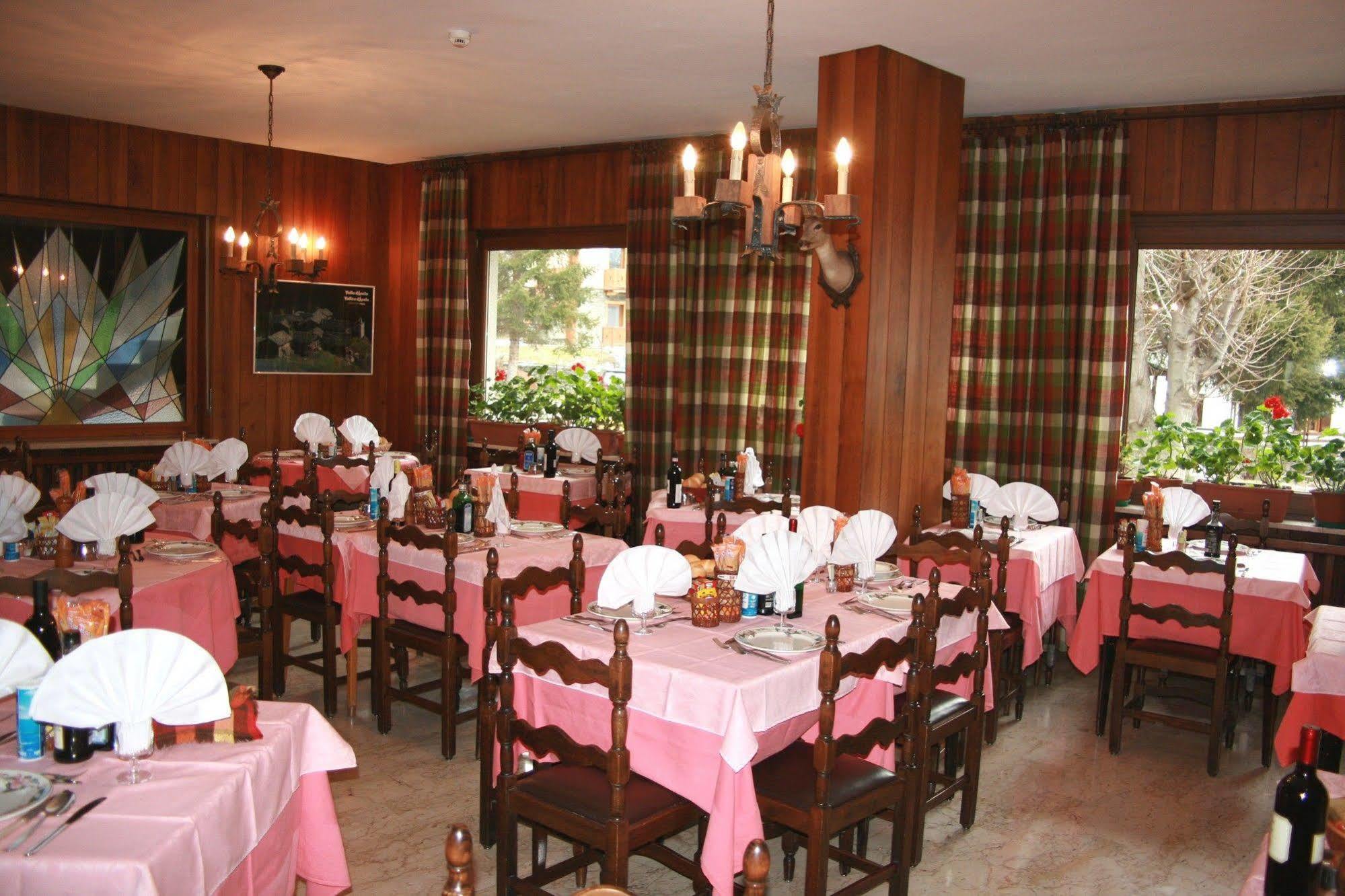 Hotel Al Caminetto Valtournenche Ngoại thất bức ảnh