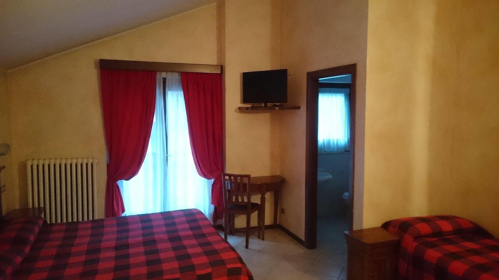 Hotel Al Caminetto Valtournenche Ngoại thất bức ảnh