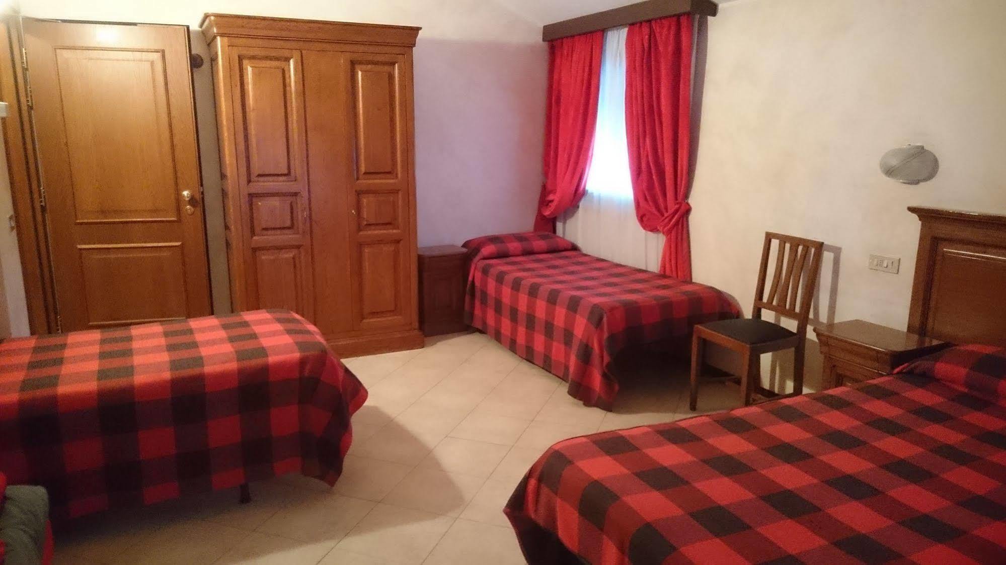 Hotel Al Caminetto Valtournenche Ngoại thất bức ảnh